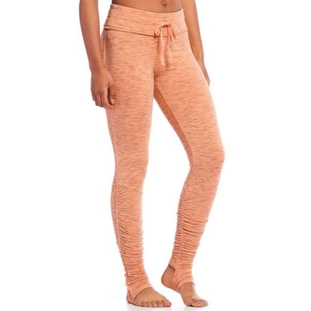 fp FREE PEOPLE MOVEMENT MAGNOLIA STIRRUP LEGGINGS RUCHED LEGS PEACH SIZE SMALL - Picture 1 of 4